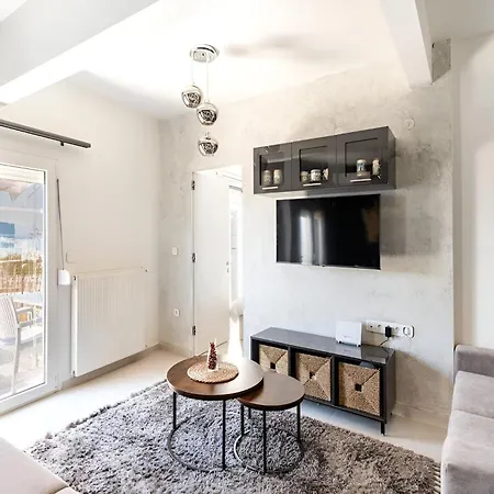 Elegant, Modern & Spacious Apartment In Thessaloniki With Balcony Exterior photo