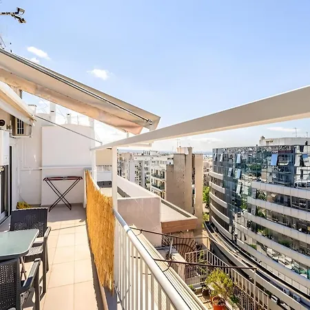 Elegant, Modern & Spacious Apartment In Thessaloniki With Balcony Exterior photo