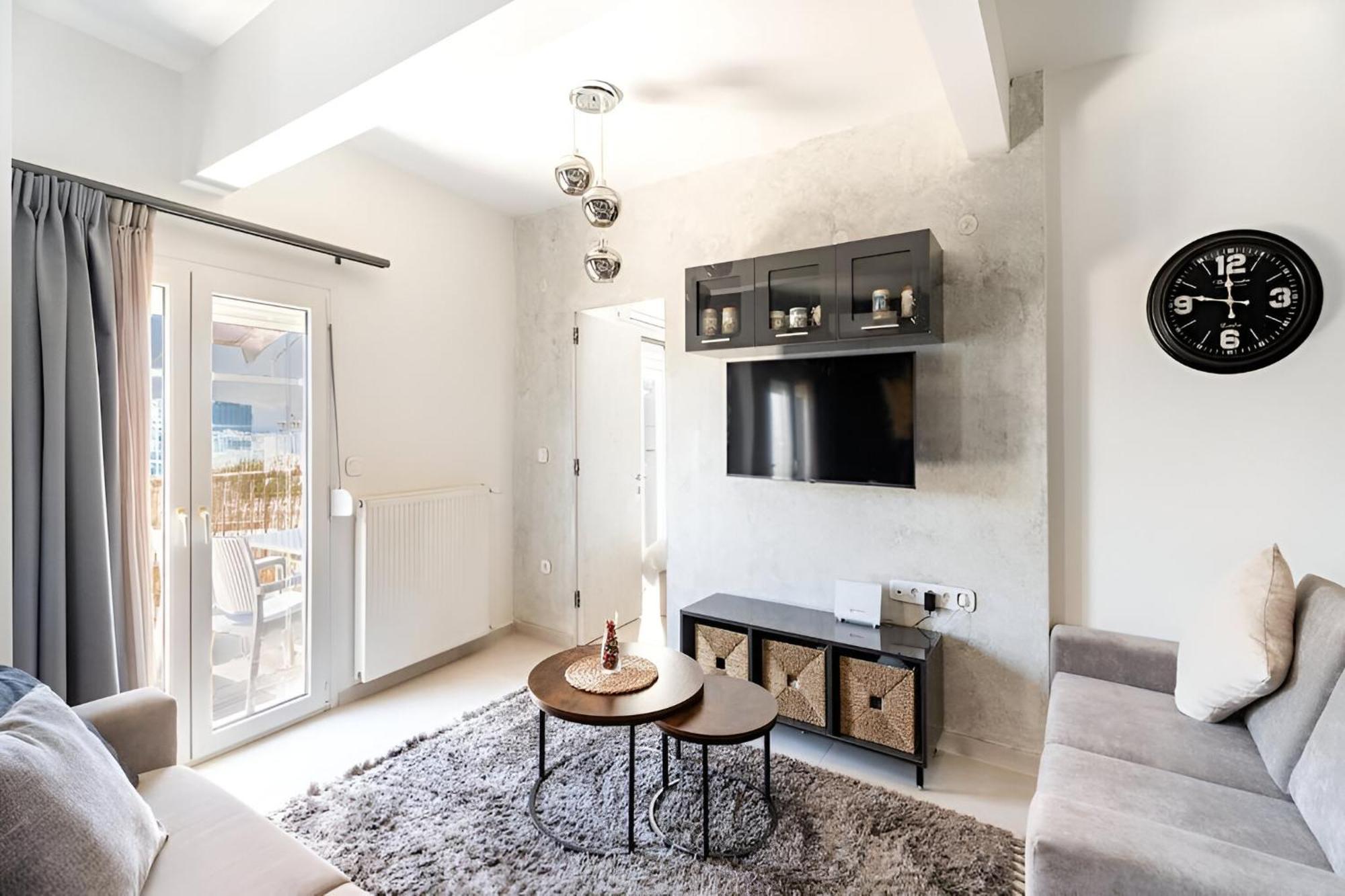 Elegant, Modern & Spacious In With Balcony * Soluň
