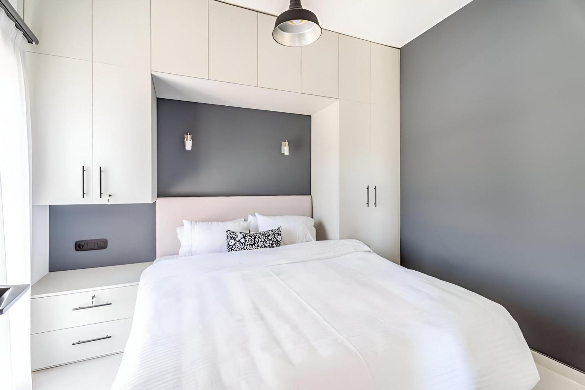 Elegant, Modern & Spacious In With Balcony Apartmán *