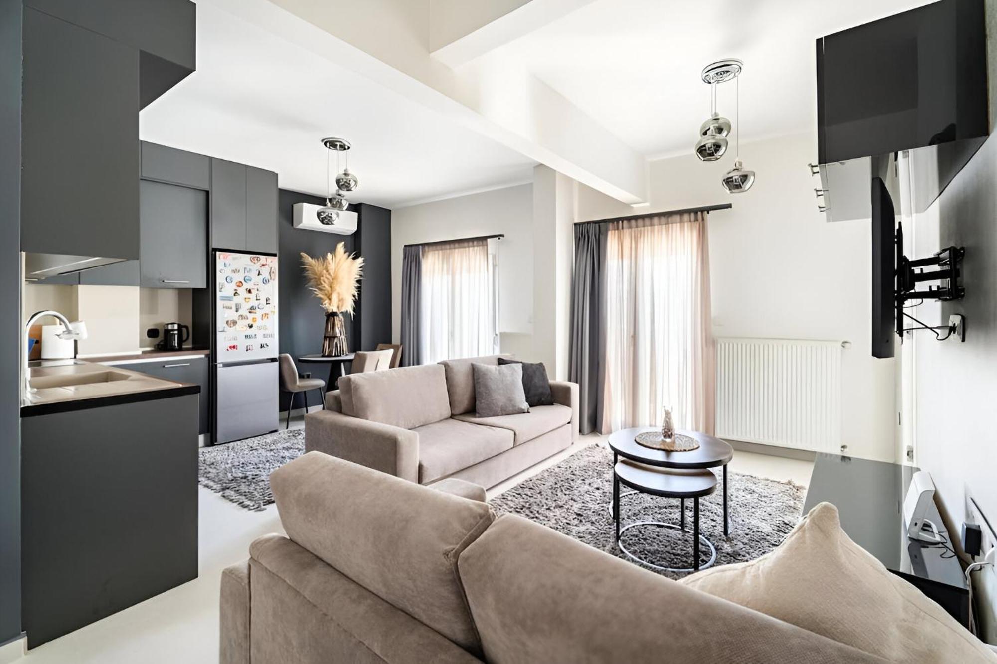 Elegant, Modern & Spacious In With Balcony Soluň