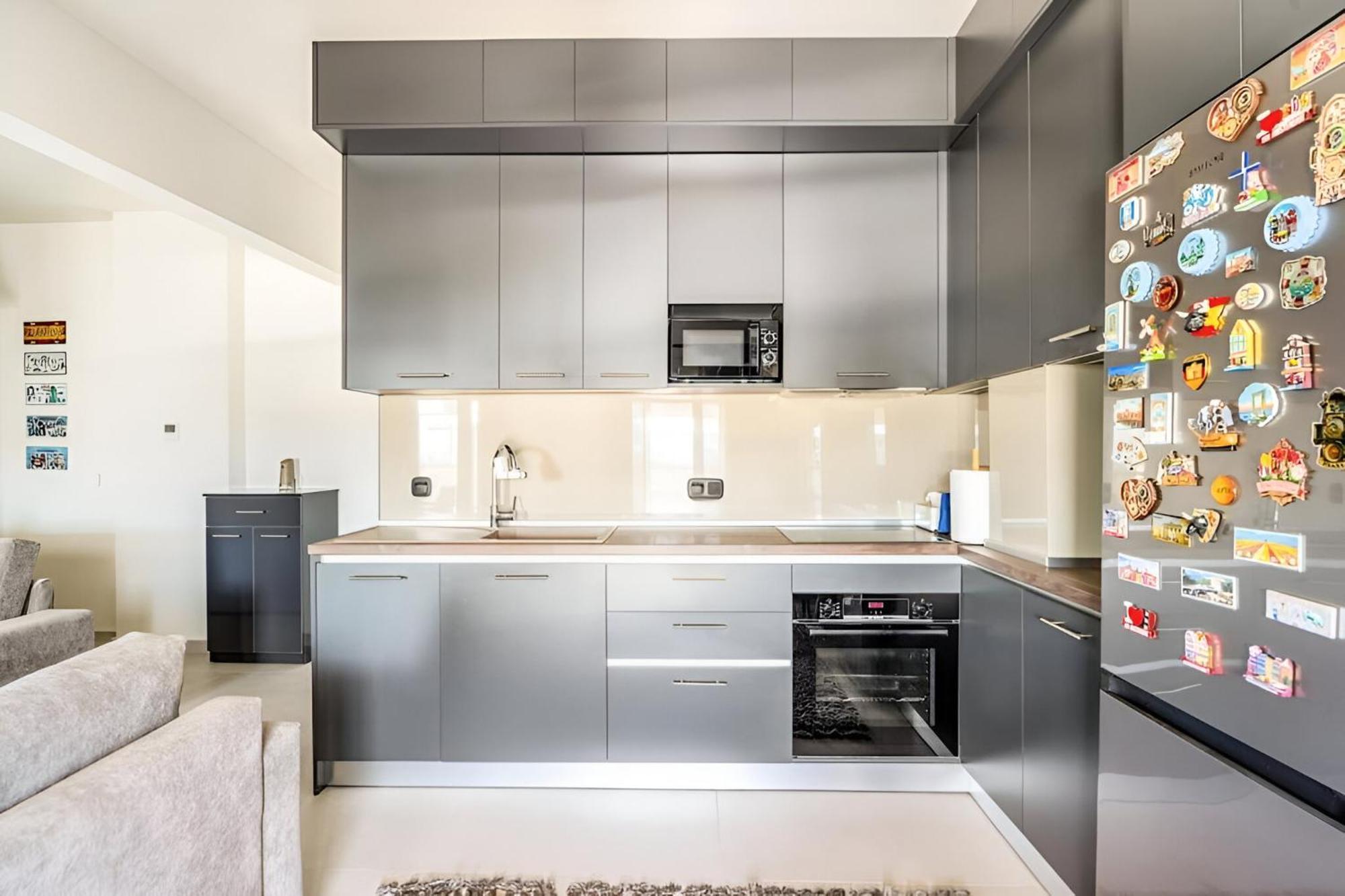 Elegant, Modern & Spacious In With Balcony Apartmán